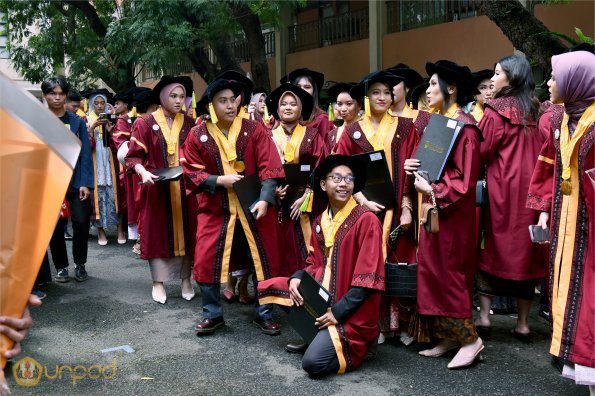 LIPUTAN WISUDA UNPAD GEL III TA 2023-2024 SESI 1 (116)