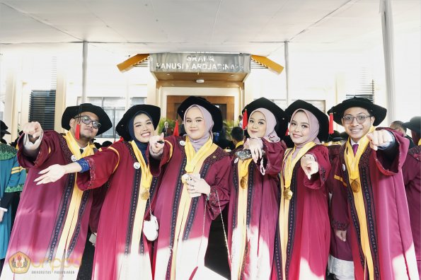 LIPUTAN WISUDA UNPAD GEL III TA 2023-2024 SESI 1 (13)