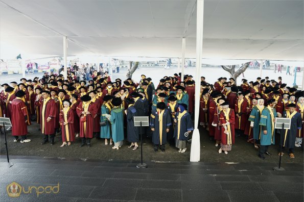 LIPUTAN WISUDA UNPAD GEL III TA 2023-2024 SESI 1 (21)