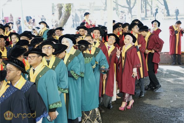 LIPUTAN WISUDA UNPAD GEL III TA 2023-2024 SESI 1 (23)