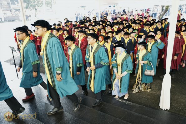 LIPUTAN WISUDA UNPAD GEL III TA 2023-2024 SESI 1 (24)