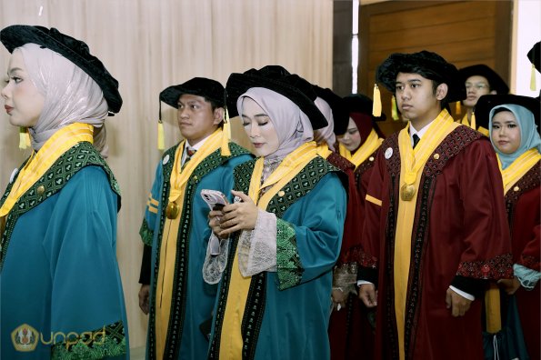 LIPUTAN WISUDA UNPAD GEL III TA 2023-2024 SESI 1 (27)