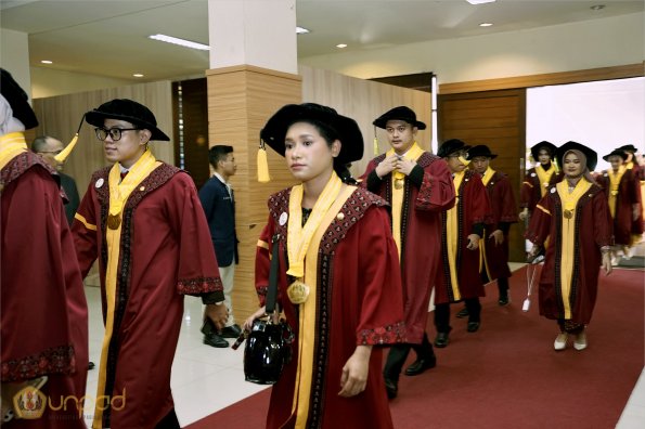 LIPUTAN WISUDA UNPAD GEL III TA 2023-2024 SESI 1 (31)