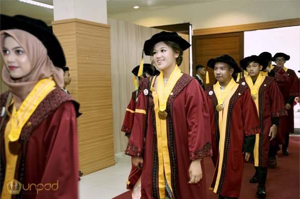 LIPUTAN WISUDA UNPAD GEL III TA 2023-2024 SESI 1 (32)