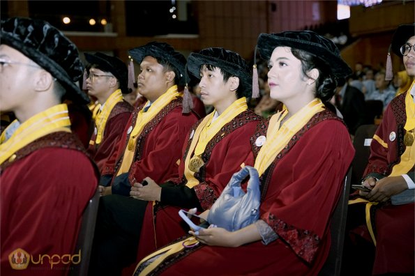 LIPUTAN WISUDA UNPAD GEL III TA 2023-2024 SESI 1 (33)