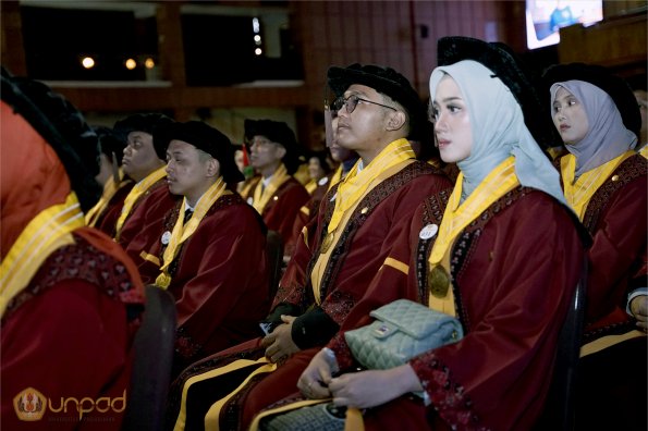 LIPUTAN WISUDA UNPAD GEL III TA 2023-2024 SESI 1 (35)