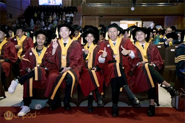 LIPUTAN WISUDA UNPAD GEL III TA 2023-2024 SESI 1 (48)