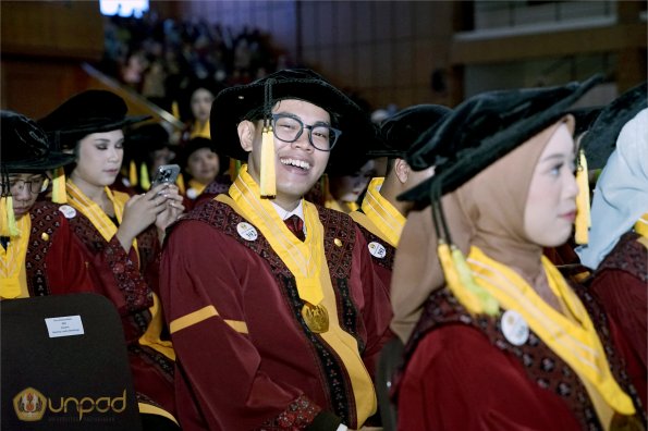 LIPUTAN WISUDA UNPAD GEL III TA 2023-2024 SESI 1 (55)