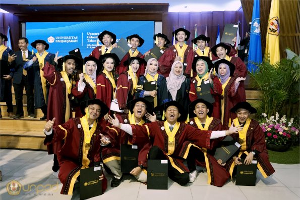 LIPUTAN WISUDA UNPAD GEL III TA 2023-2024 SESI 1 (88)