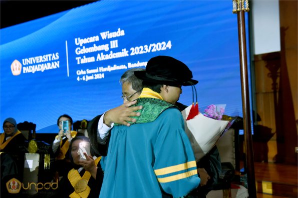 LIPUTAN WISUDA UNPAD GEL III TA 2023-2024 SESI 1 (94)