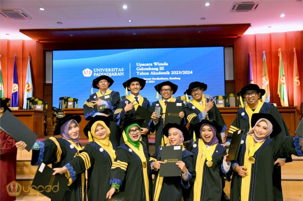 LIPUTAN WISUDA UNPAD GEL III TA 2023-2024 SESI 1 (95)