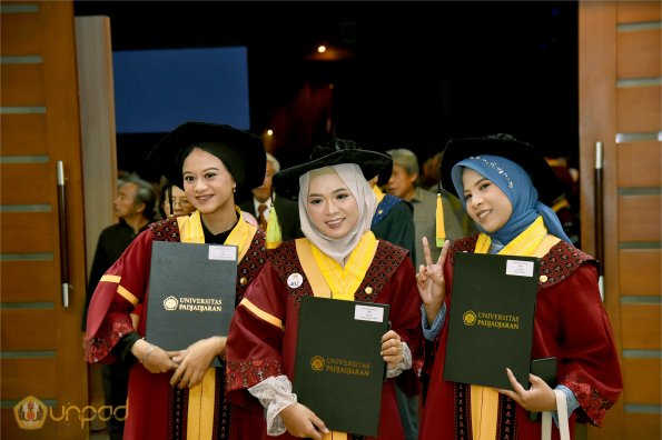 LIPUTAN WISUDA UNPAD GEL III TA 2023-2024 SESI 1 (97)