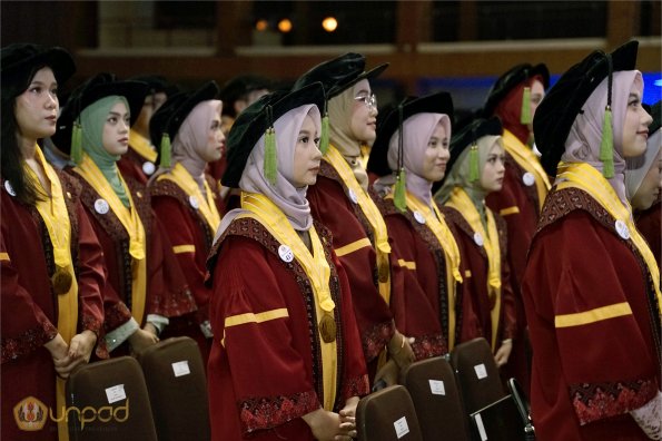 LIPUTAN WISUDA UNPAD GEL III TA 2023-2024 SESI 2 (12)