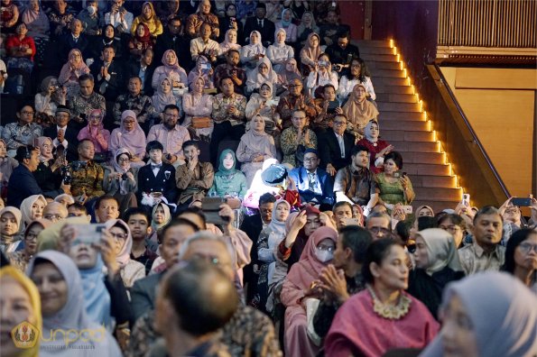 LIPUTAN WISUDA UNPAD GEL III TA 2023-2024 SESI 2 (14)