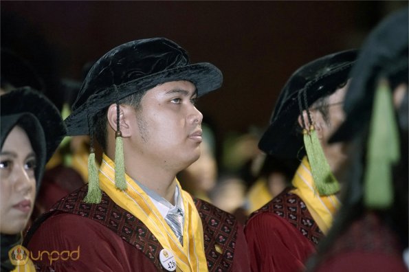 LIPUTAN WISUDA UNPAD GEL III TA 2023-2024 SESI 2 (2)