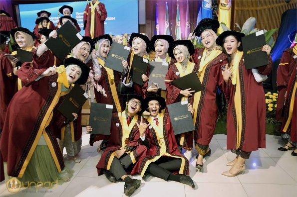 LIPUTAN WISUDA UNPAD GEL III TA 2023-2024 SESI 2 (20)