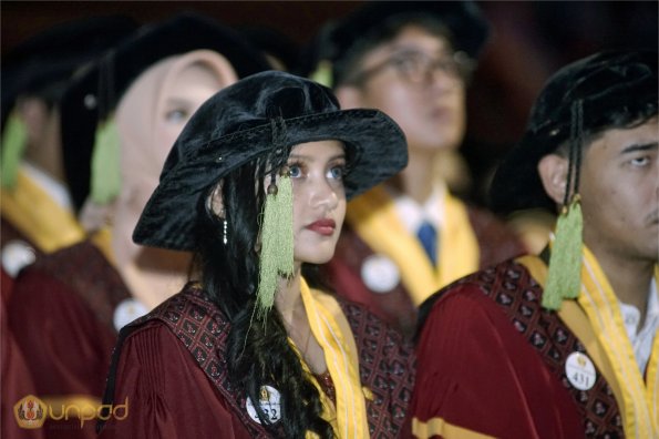 LIPUTAN WISUDA UNPAD GEL III TA 2023-2024 SESI 2 (4)