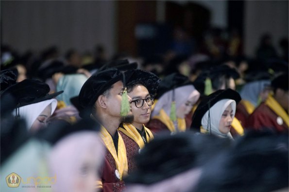 LIPUTAN WISUDA UNPAD GEL III TA 2023-2024 SESI 2 (7)