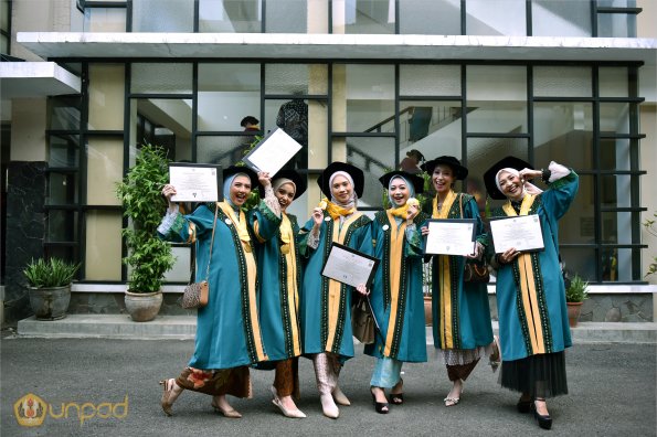 LIPUTAN WISUDA UNPAD GEL III TA 2023-2024 SESI 2 (79)