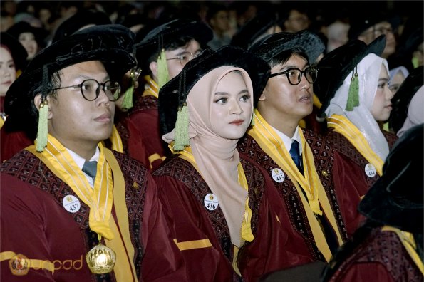 LIPUTAN WISUDA UNPAD GEL III TA 2023-2024 SESI 2 (8)