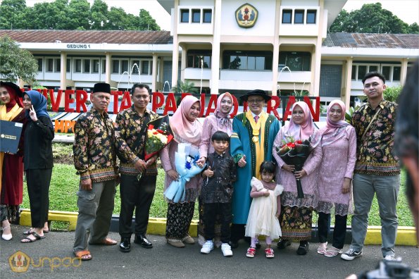 LIPUTAN WISUDA UNPAD GEL III TA 2023-2024 SESI 2 (82)