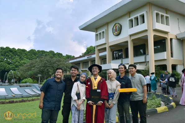 LIPUTAN WISUDA UNPAD GEL III TA 2023-2024 SESI 2 (83)