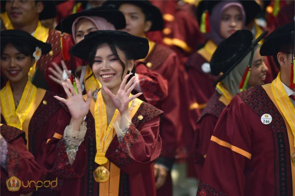 LIPUTAN WISUDA UNPAD GEL III TA 2023-2024 SESI 3 (104)