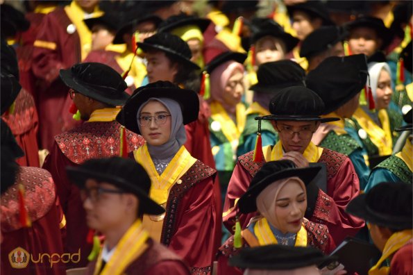 LIPUTAN WISUDA UNPAD GEL III TA 2023-2024 SESI 3 (105)