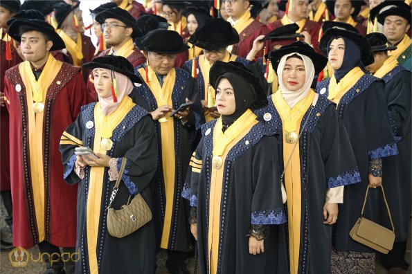 LIPUTAN WISUDA UNPAD GEL III TA 2023-2024 SESI 3 (16)