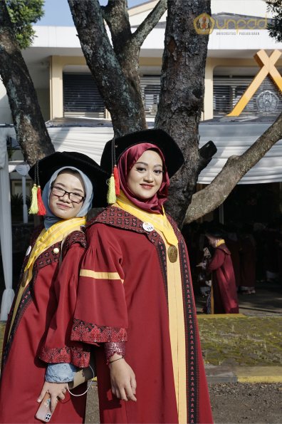 LIPUTAN WISUDA UNPAD GEL III TA 2023-2024 SESI 3 (2)