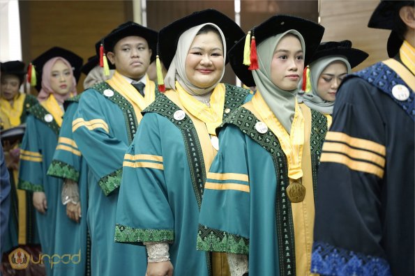 LIPUTAN WISUDA UNPAD GEL III TA 2023-2024 SESI 3 (22)