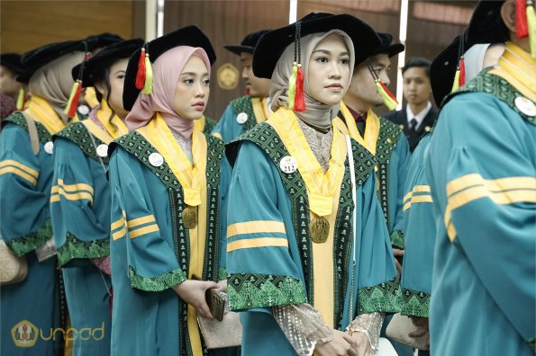 LIPUTAN WISUDA UNPAD GEL III TA 2023-2024 SESI 3 (23)