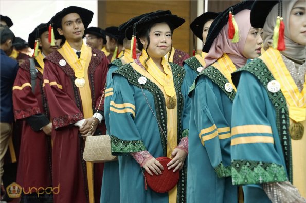 LIPUTAN WISUDA UNPAD GEL III TA 2023-2024 SESI 3 (24)