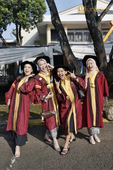 LIPUTAN WISUDA UNPAD GEL III TA 2023-2024 SESI 3 (3)