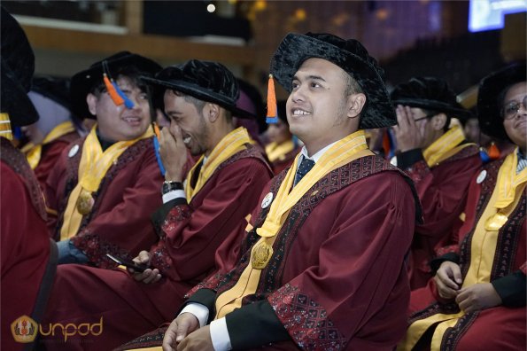 LIPUTAN WISUDA UNPAD GEL III TA 2023-2024 SESI 3 (32)