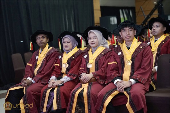 LIPUTAN WISUDA UNPAD GEL III TA 2023-2024 SESI 3 (44)