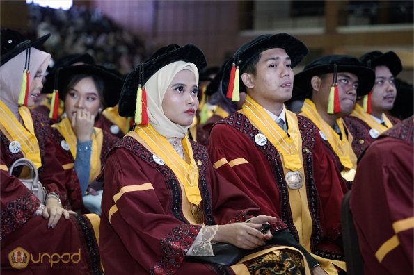 LIPUTAN WISUDA UNPAD GEL III TA 2023-2024 SESI 3 (46)