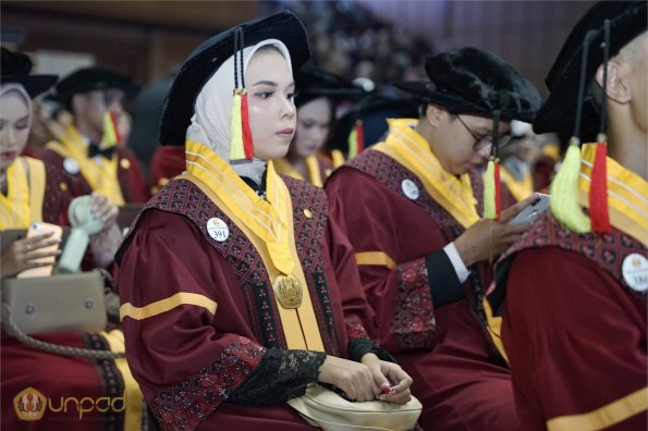 LIPUTAN WISUDA UNPAD GEL III TA 2023-2024 SESI 3 (48)