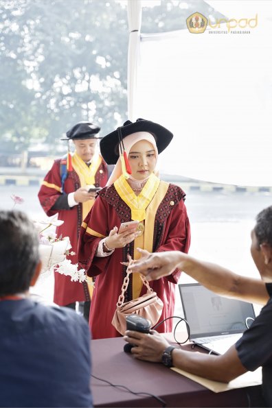 LIPUTAN WISUDA UNPAD GEL III TA 2023-2024 SESI 3 (5)