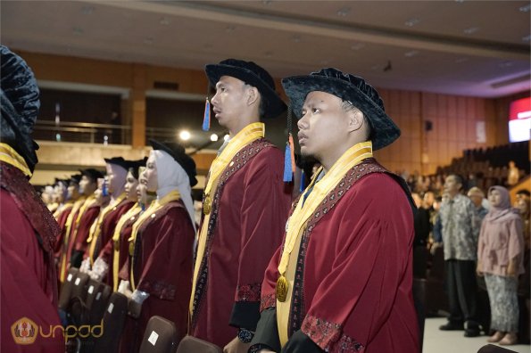 LIPUTAN WISUDA UNPAD GEL III TA 2023-2024 SESI 3 (51)