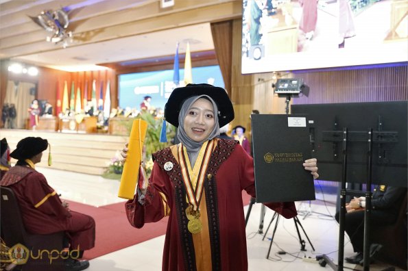 LIPUTAN WISUDA UNPAD GEL III TA 2023-2024 SESI 3 (57)