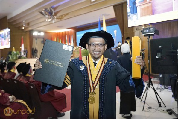 LIPUTAN WISUDA UNPAD GEL III TA 2023-2024 SESI 3 (58)