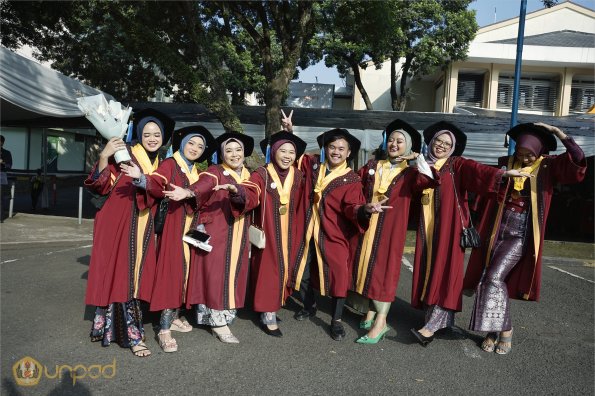 LIPUTAN WISUDA UNPAD GEL III TA 2023-2024 SESI 3 (6)