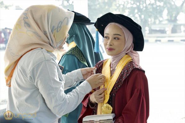 LIPUTAN WISUDA UNPAD GEL III TA 2023-2024 SESI 3 (9)