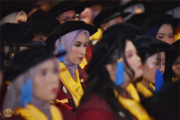 LIPUTAN WISUDA UNPAD GEL III TA 2023-2024 SESI 4 (106)