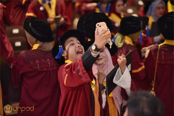 LIPUTAN WISUDA UNPAD GEL III TA 2023-2024 SESI 4 (110)