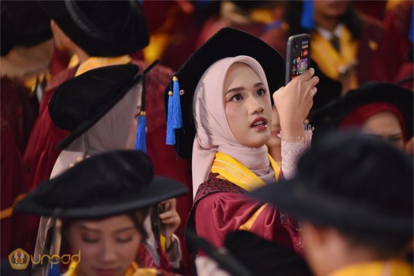 LIPUTAN WISUDA UNPAD GEL III TA 2023-2024 SESI 4 (115)