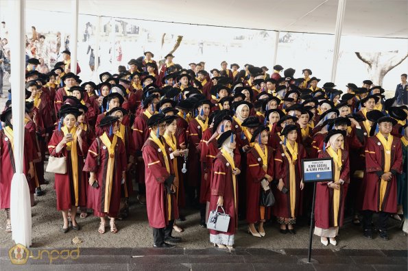 LIPUTAN WISUDA UNPAD GEL III TA 2023-2024 SESI 4 (12)