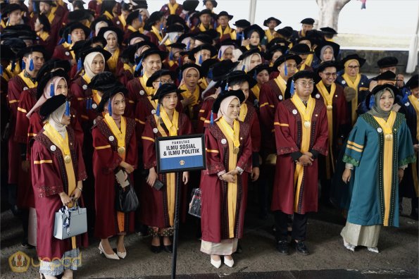 LIPUTAN WISUDA UNPAD GEL III TA 2023-2024 SESI 4 (13)