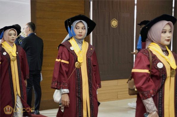 LIPUTAN WISUDA UNPAD GEL III TA 2023-2024 SESI 4 (20)